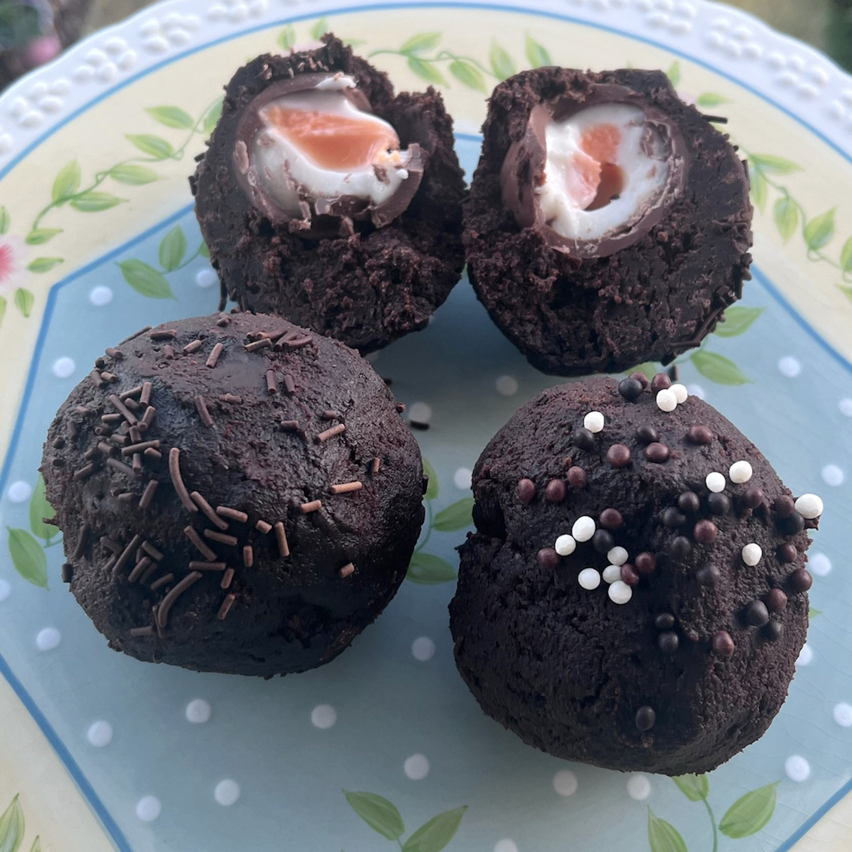 Eggs-in-cakes Specialities