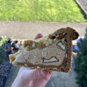 Kinder Chunk Cookie Pie - White Hazelnut