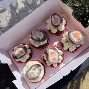 Creme Egg Cupcake